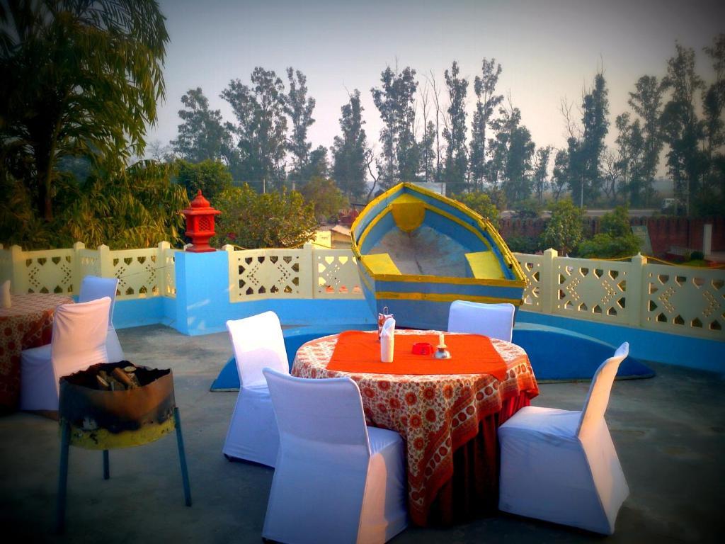 Swaraj Resorts Bharatpur Ngoại thất bức ảnh
